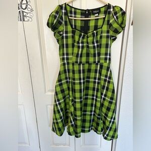 Collectif Green/Black Plaid Swing Dress Sweetheart Neck Pockets Sz 10 See Meas